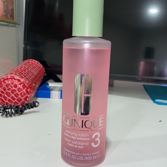 Clinique Exfoliating Clarifying Lotion - Picture 2 of 3
